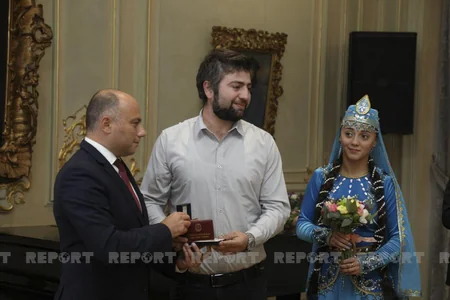 Flora Kərimova, Xuraman Qasımova və digər incəsənət xadimlərinə Prezident təltifləri təqdim olunub