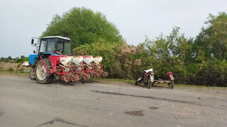 Salyanda motosiklet traktorla toqquşub, yaralanan var