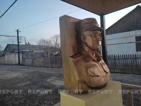 Установлен горельеф шехида Отечественной войны