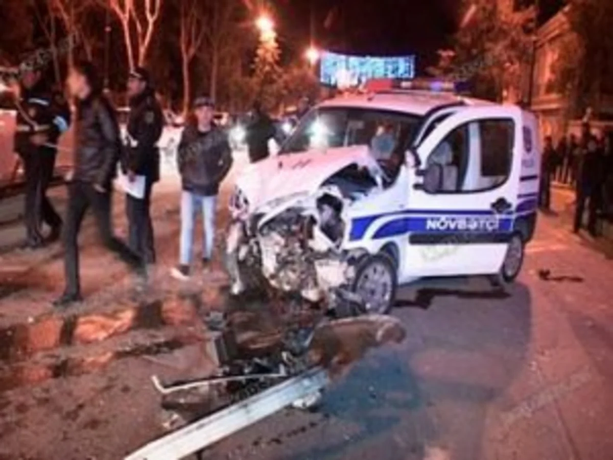 Bakıda PPX avtomobili qəzaya uğrayıb
