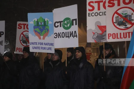 На дороге Ханкенди-Лачын продолжается акция протеста экоактивистов