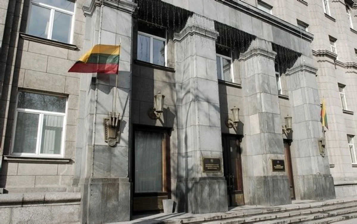 Litva XİN kimlərinsə təsiri altında boş və mənasız bəyanat verib” - RƏY
