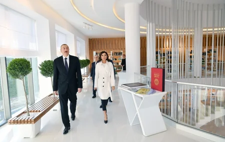 Prezident İlham Əliyev və birinci xanım Şəkidə Heydər Əliyev Mərkəzinin açılışında iştirak ediblər