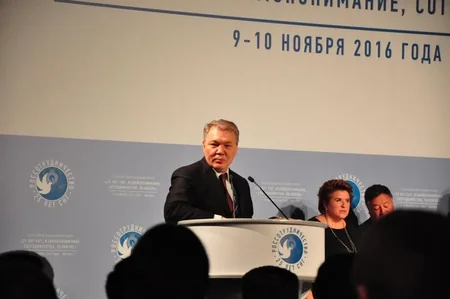Reportun əməkdaşı Moskvada MDB-nin 25 illiyinə həsr olunan forumda mükafatlandırılıb - FOTO