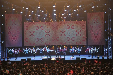 Heydər Əliyev Mərkəzinin parkında Bakının azad edilməsinin 100 illiyi münasibəti ilə konsert olub