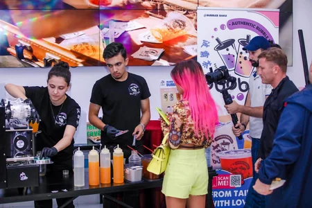CinemaPlus-da “Üç min illik arzular” filminin premyeradan öncə nümayişi keçirilib