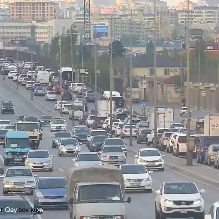Bakının bir sıra yollarında tıxac yaranıb