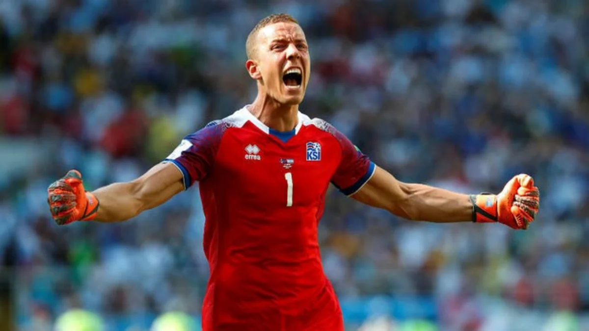 Карабах расстался с вратарём сборной Исландии