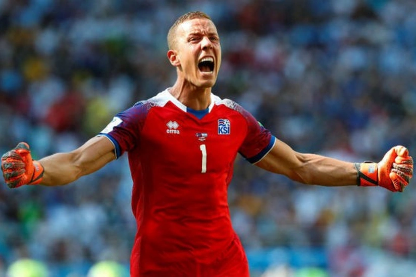 Карабах расстался с вратарём сборной Исландии