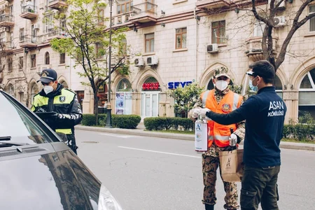ASAN könüllüləri polislərə təşəkkür etdi