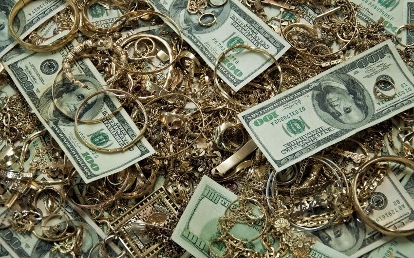Bakıda mənzildən 11 min manatlıq qızıl və 5 700 dollar oğurlanıb
