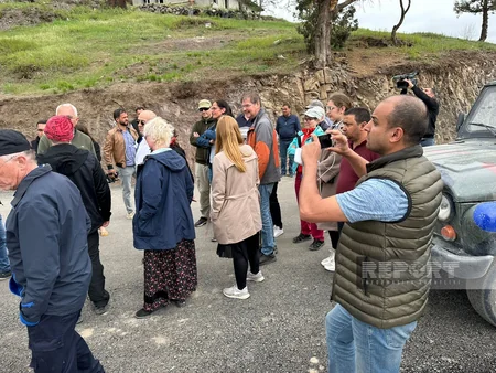 Swedish travelers view restoration work in Lachin