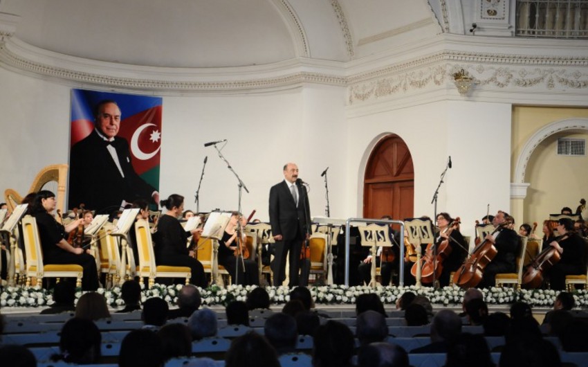 Dövlət filarmoniyasında Heydər Əliyevin xatirəsi anılıb