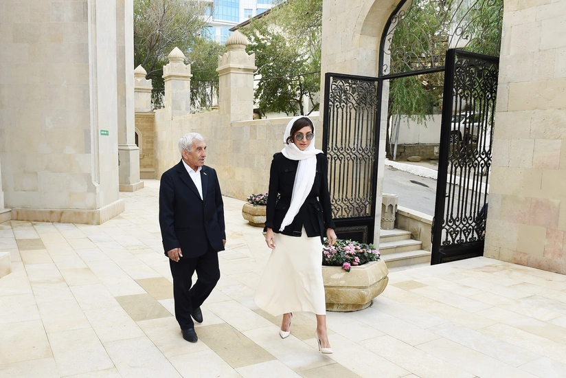 Hacı Əbdül: “Mehriban xanım Əliyeva İmam Hüseyn məscidini ikinci dəfə həyata qaytardı”