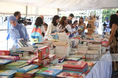 Dənizkənarı Milli Parkda “Oxuyan gələcək” adlı kitab sərgisi təşkil edilib
