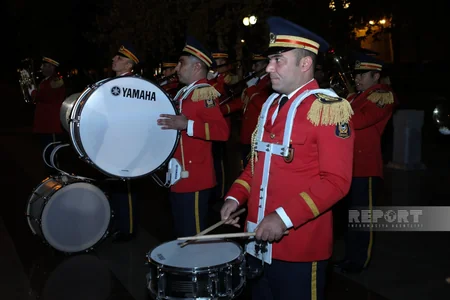 Bakıda Zəfər Günü münasibətilə hərbi orkestrlərin ifasında nümunəvi çıxışlar olub