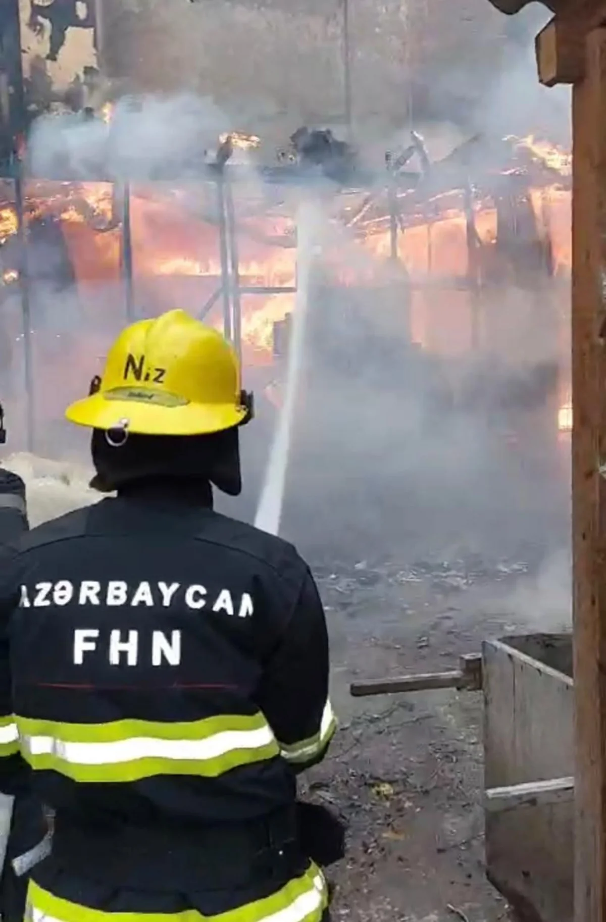 Bakıda sexdə yanğın olub