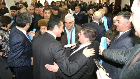 Laçından olan namizəd fəal seçki kampaniyası ilə diqqət çəkdi