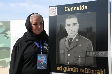 Azərbaycan xalqı antiterror şəhidlərinin məzarlarını ziyarət edir