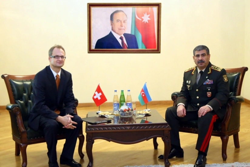 Müdafiə naziri İsveçrənin Azərbaycandakı səfiri ilə görüşüb