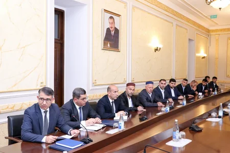 Ramin Məmmədov yeni təyinat alan din xadimləri ilə görüşüb
