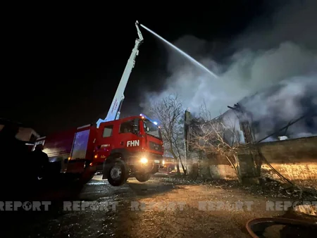 FHN: Bakıda mebel sexindəki yanğın söndürülüb