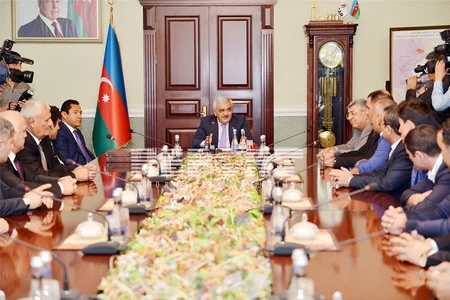 SOCAR prezidenti Bakı 2015də yüksək nəticələr göstərən “Neftçi” İdman Klubunun heyəti ilə görüşüb