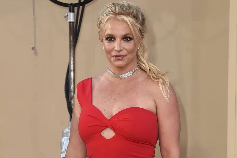 Суд в США официально прекратил опекунство отца Бритни Спирс над певицей