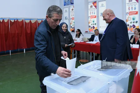 Bakıda prezident seçkiləri: aktivlik günün ikinci yarısında da davam edir - FOTOREPORTAJ