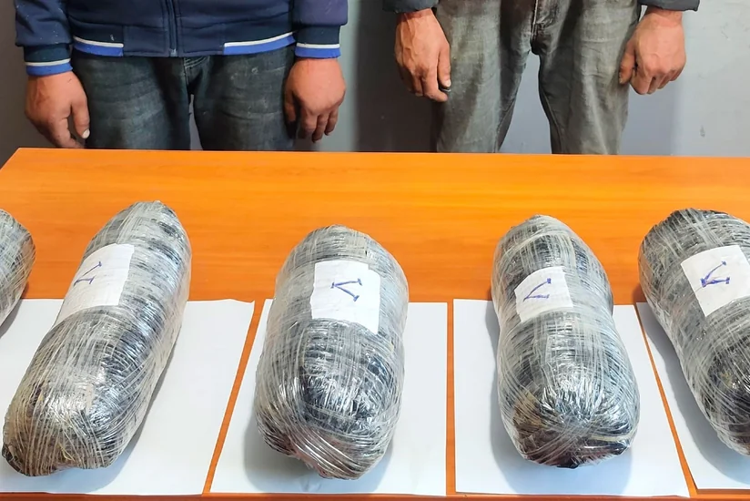 Ölkə ərazisinə 6 kq-a yaxın narkotik vasitəni keçirməyə cəhd göstərən şəxslər saxlanılıb