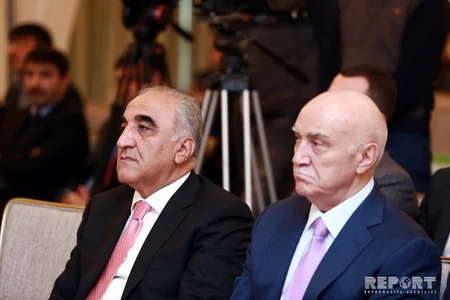 BP-Azerbaijan iqtisadiyyat sahəsində üç kitabı Azərbaycan dilinə tərcümə etdirib