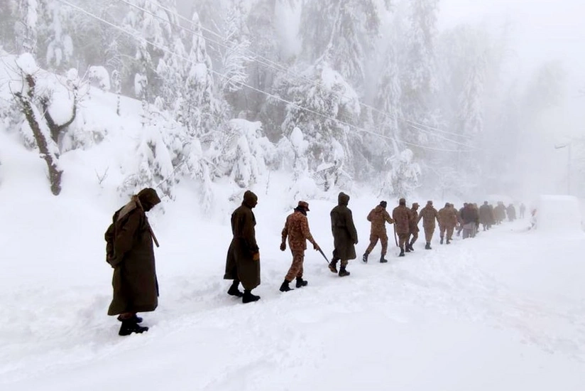 Thousands of tourists stranded in northern Italy due to avalanche