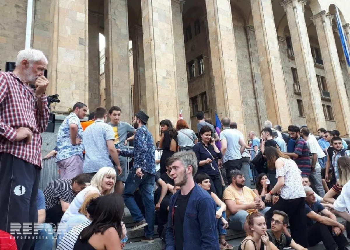 Tbilisidə xəsarət alan iki aksiya iştirakçısının vəziyyəti ağırdır