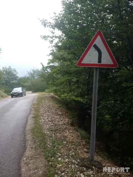 Quba-Xınalıq yolunda yol nişanları güllələnib - FOTO