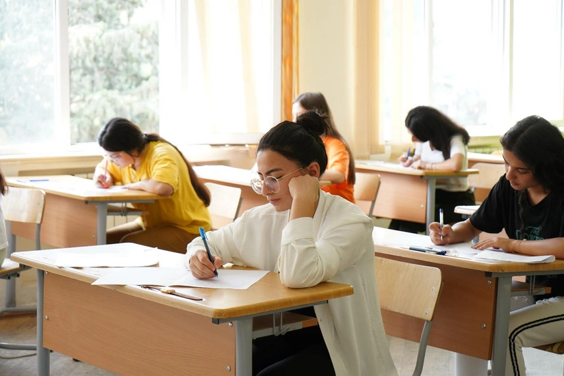 Jurnalistika ixtisasına qəbul üçün abituriyentlər qabiliyyət imtahanı verib