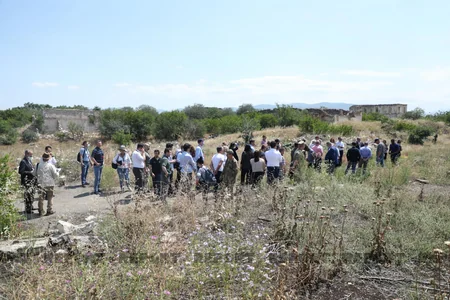 Foreign diplomats visit Juma Mosque in Aghdam