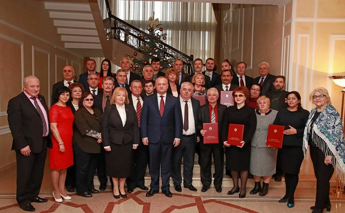 Prezident İqor Dodon Moldova Azərbaycanlıları Konqresini təltif edib