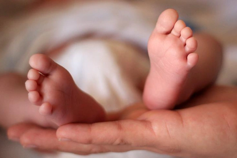 ÜST: Dünyada qeysəriyyə üsulu ilə doğuşların sayı artır