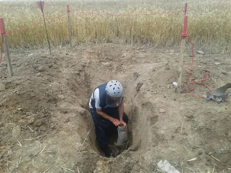 ​Tərtər və Füzuli partlamamış hərbi sursatlar aşkarlanıb - FOTO