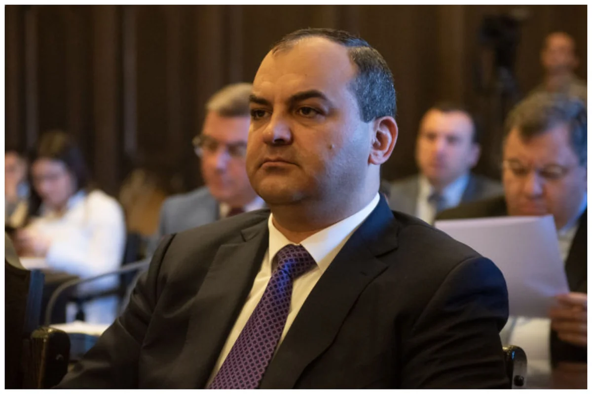 Ermənistanın baş prokuroru Rusiyaya gedib