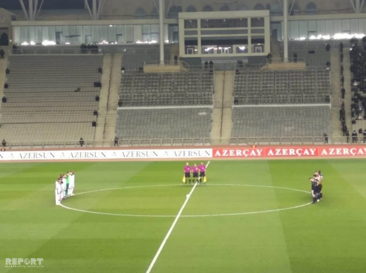 Qarabağ - Neftçi oyunu bir dəqiqəlik sükutla başlayıb