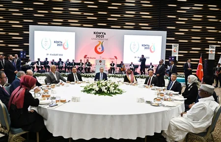 Dinner hosted in honor of officials participating in opening ceremony of 5th Islamic Solidarity Games