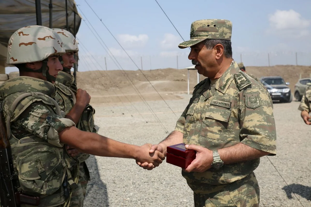 Azərbaycanın müdafiə naziri cəbhə xəttinə gedib