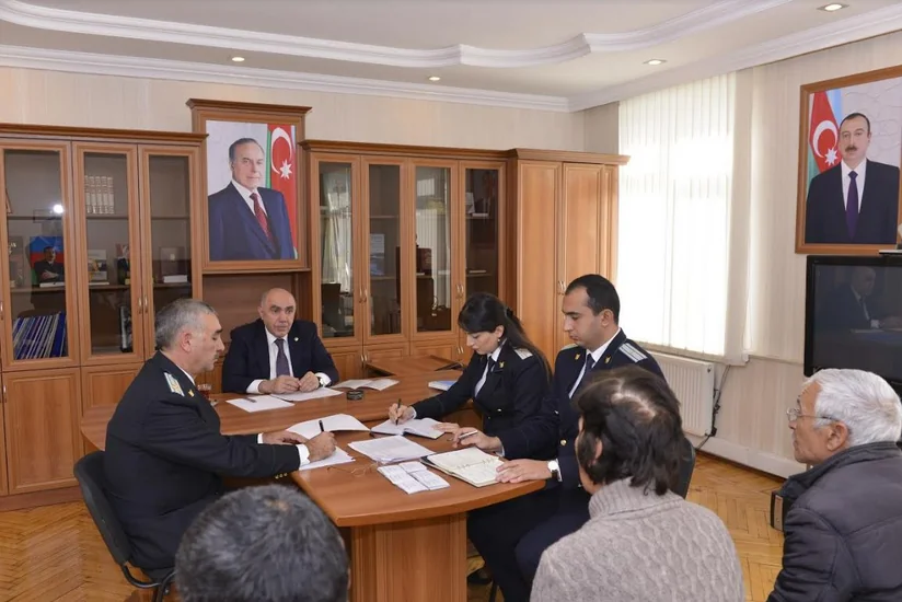 Zakir Qaralov Bərdədə vətəndaşları qəbul edib