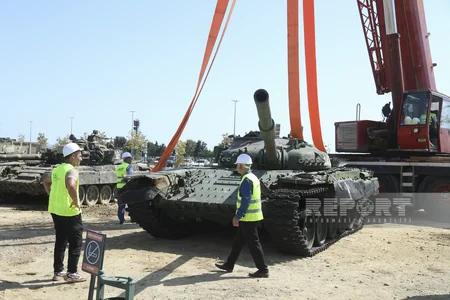 Символ победы армян в Первой карабахской войне доставлен в Парк военных трофеев в Баку