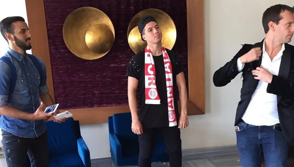 Samir Nəsri Mançester Sitidən Antalyaspora keçib