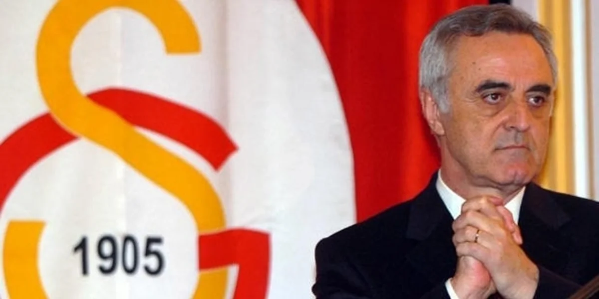 Qalatasaray klubunun mərhum prezidentinin heykəli hücuma məruz qalıb - FOTO