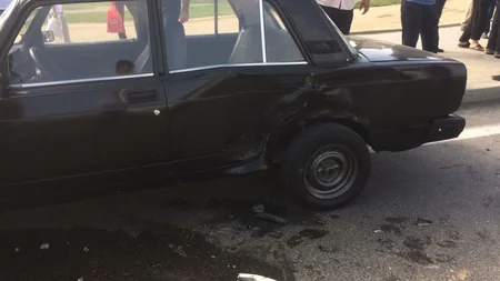 Bakıda qəzaya uğrayan avtomobil sərnişin avtobusuna çırpılıb, 2 nəfər ölüb