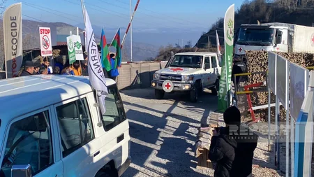 ICRC vehicles move freely on Khankandi-Lachin road