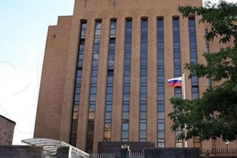 На территории посольства России в Армении обнаружено тело мужчины